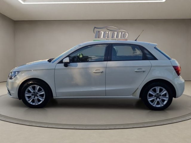 Audi A1 SPB 1.6 TDI Attraction - foto 2 di 4