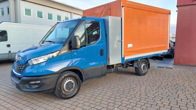 Iveco Daily 35S12 2.3 PM Centinato e Rif. Attrezzi 90.000 Km - foto 2 di 4