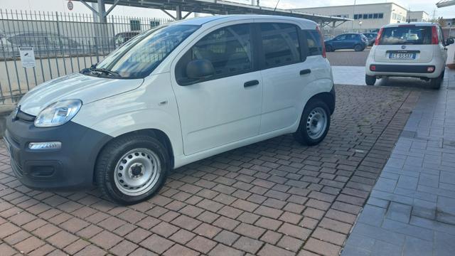 Fiat Panda 1.0 GSE S&S Hybrid Pop Van 2 posti Az. Italia - foto 2 di 4