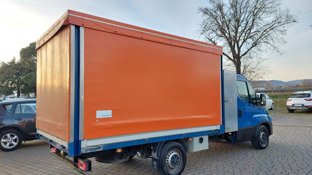 Iveco Daily 35S12 2.3 PM Centinato e Rif. Attrezzi 90.000 Km - foto 2 di 4