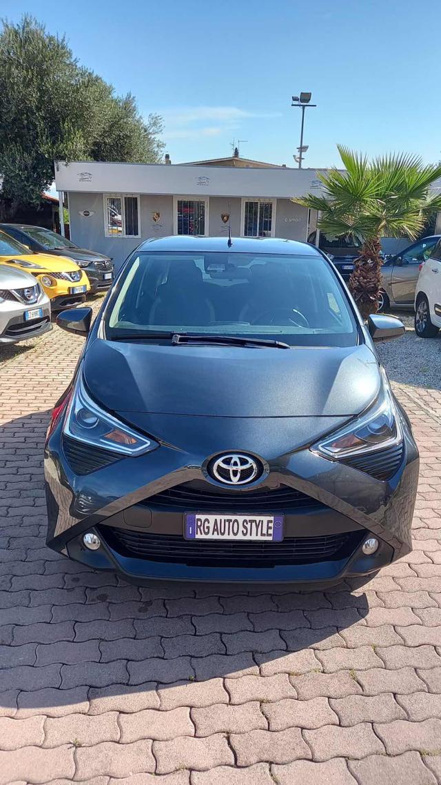 Toyota Aygo 1.0 VVT-i 72 CV 5 porte x-play - foto 2 di 4