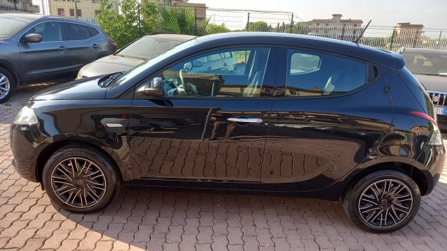 Lancia Ypsilon 1.0 FireFly 5 porte S&S Hybrid Ecochic - foto 4 di 4