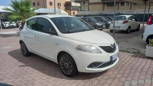 Lancia Ypsilon 1.2 69 CV 5 porte usato a ROMA