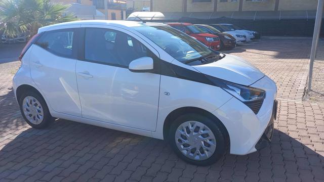 Toyota Aygo Connect 1.0 VVT-i 72CV 5 porte usato a ROMA