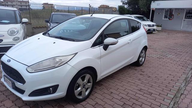 Ford Fiesta 1.5 TDCi 95CV 3 porte Titanium - foto 3 di 4