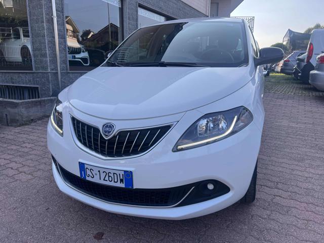 Lancia Ypsilon 1.0 FireFly 5 porte S&S Hybrid Oro - foto 2 di 4