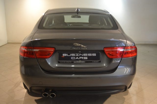Jaguar XE 2.0 D Turbo 180 CV AWD aut. Portfolio - foto 3 di 4