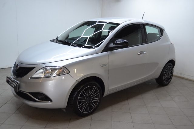 Lancia Ypsilon 1.0 FireFly 5 porte S&S Hybrid Ecochic Gold - foto 2 di 4