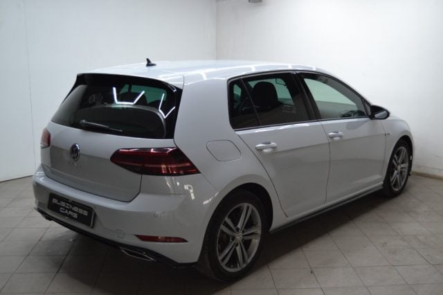 Volkswagen Golf 1.6 TDI 115 CV 5p. r-line - foto 2 di 4