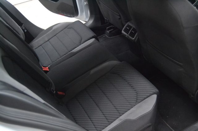 Volkswagen Golf 1.6 TDI 115 CV 5p. r-line - foto 4 di 4