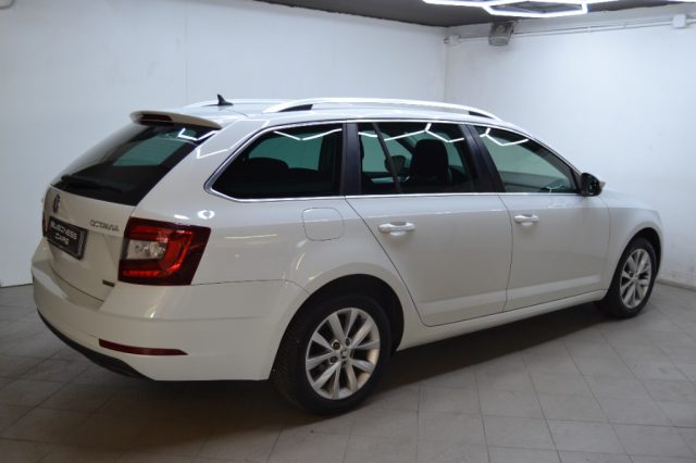 Skoda Octavia 1.5 DSG Wagon Ambition G-Tec - foto 4 di 4