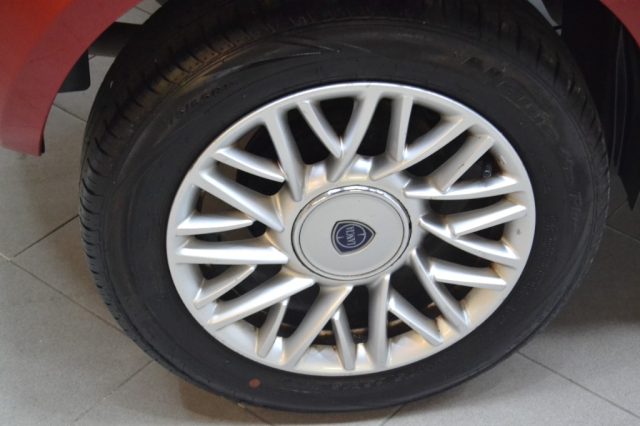 Lancia Ypsilon 0.9 TwinAir 85 CV 5 porte Metano Ecochic Elle - foto 4 di 4