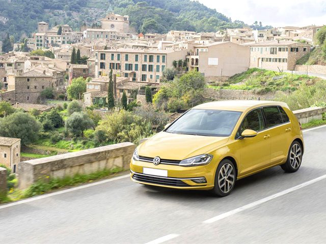 Volkswagen Golf 1.6 TDI 115 CV 5p. r-line - foto 2 di 4