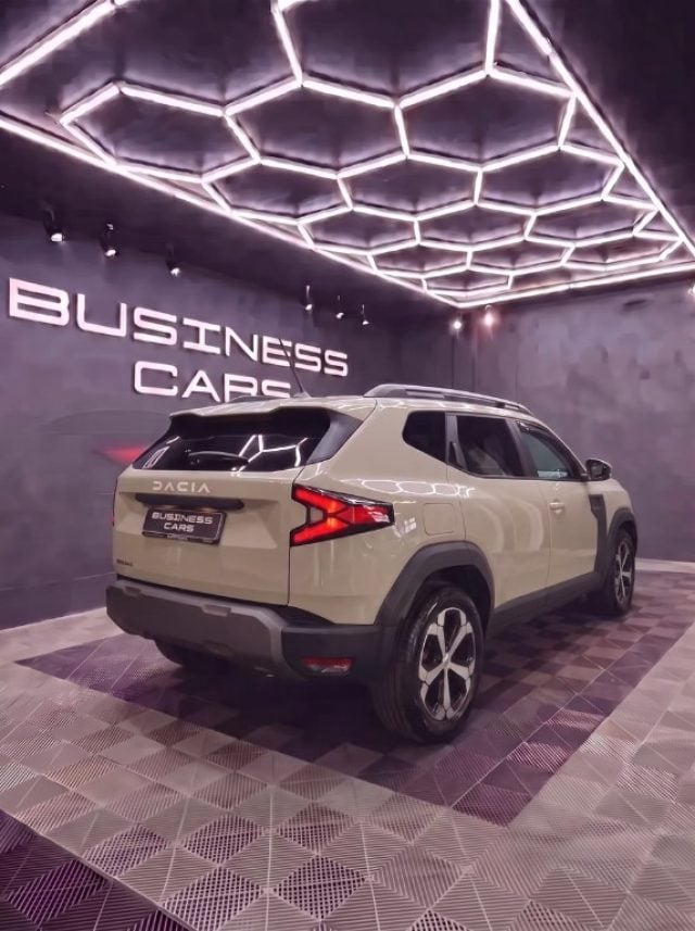 Dacia Duster Eco-G 100 CV Journey - foto 2 di 4