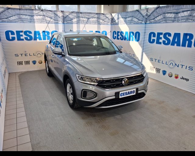 Volkswagen T-Roc 1.0 tsi Life 110cv usato a PONT-SAINT-MARTIN
