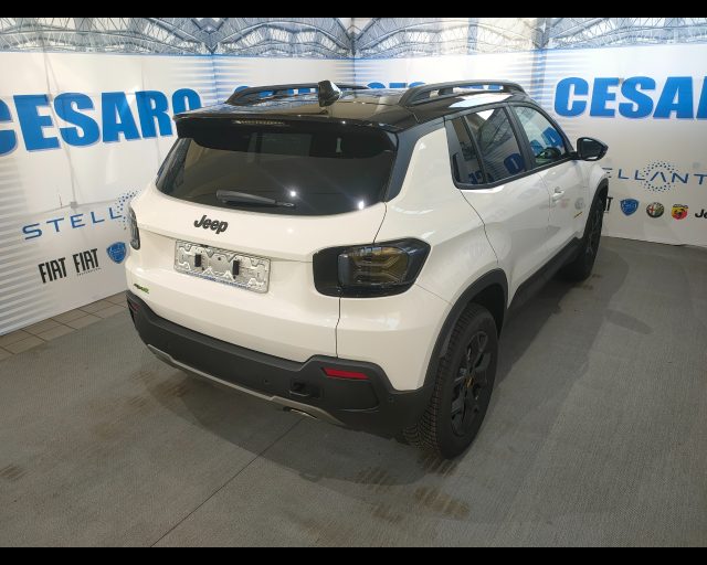 Jeep Avenger 4xe 1.2 turbo e-hybrid The North Face 4xe 145cv e - foto 3 di 4