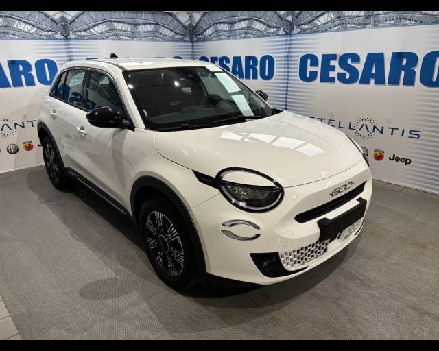 Fiat 600 1.2 hybrid 110cv auto, del 2025, 15.873 km, in vendita a Pont-Saint-Martin (AO)