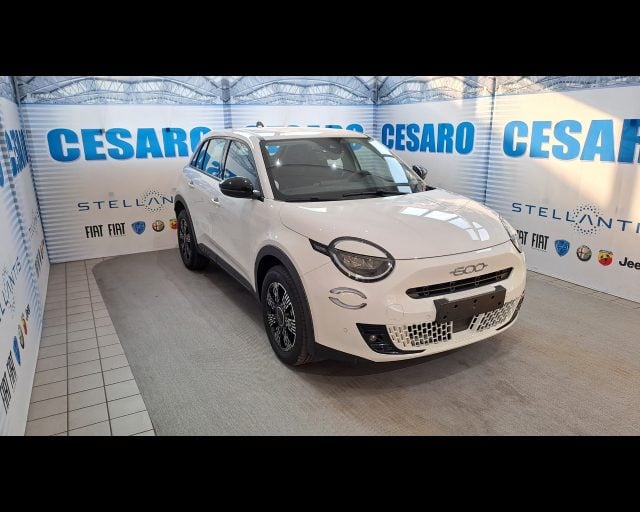 Fiat 600 1.2 hybrid 145cv auto, del 2025, 12.779 km, in vendita a Pont-Saint-Martin (AO)