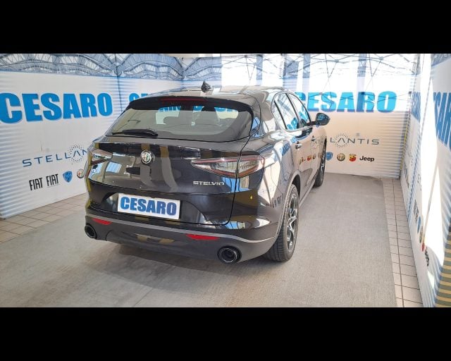Alfa Romeo Stelvio 2.2 t Sprint Q4 210cv auto - foto 3 di 4