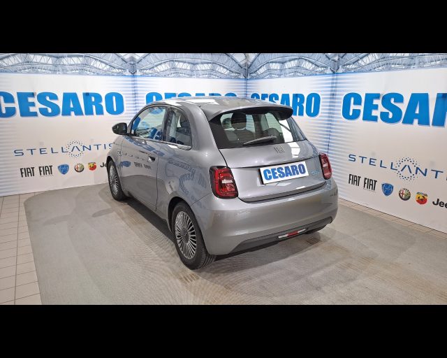 Fiat 500e 42 kWh 120cv - foto 4 di 4