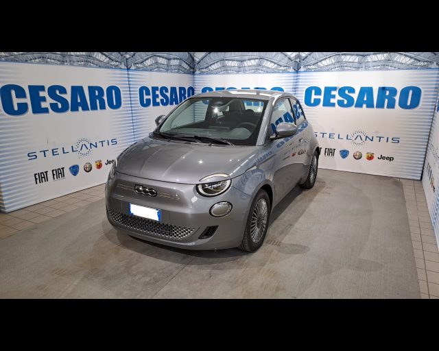Fiat 500e 42 kWh 120cv - foto 2 di 4