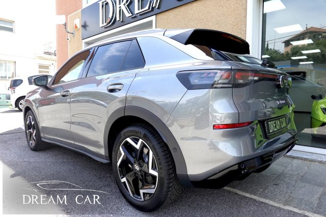 Volkswagen T-Roc 1.5 eTSI ACT 150 CV DSG R-Line TETTO PANO - foto 3 di 4