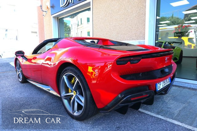 Ferrari 296 GTS LIFT-SED.EL.VENT.-CAM-CARBONIO - foto 3 di 4