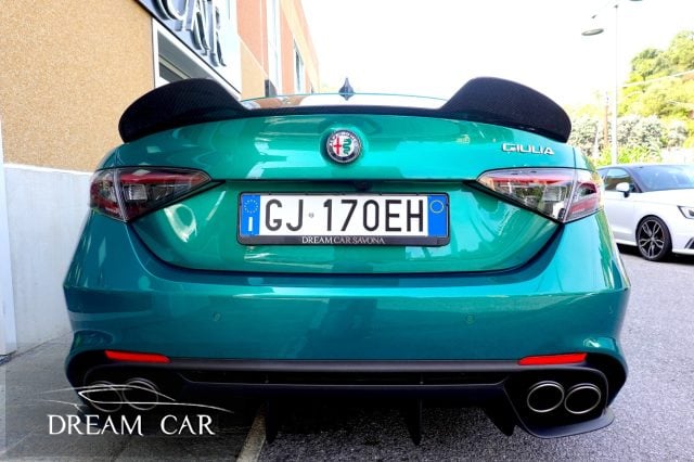 Alfa Romeo Giulia 2.9 V6 Bi-Turbo AT8 Quadrifoglio 612CV! AKRAPOVICH - foto 4 di 4