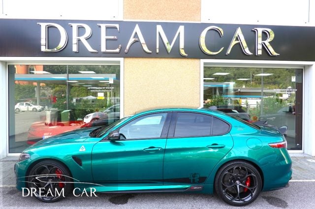 Alfa Romeo Giulia 2.9 V6 Bi-Turbo AT8 Quadrifoglio 612CV! AKRAPOVICH - foto 2 di 4
