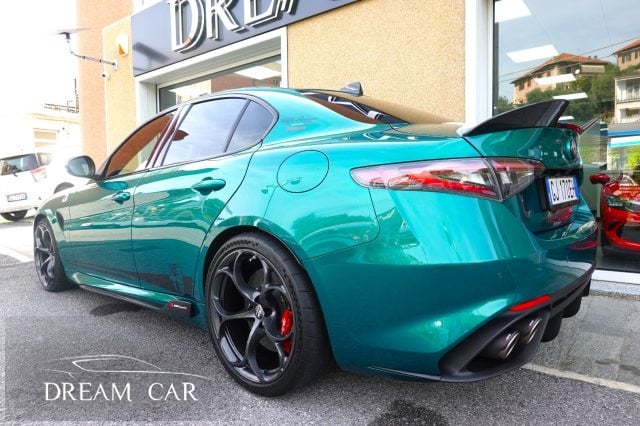 Alfa Romeo Giulia 2.9 V6 Bi-Turbo AT8 Quadrifoglio 612CV! AKRAPOVICH - foto 3 di 4