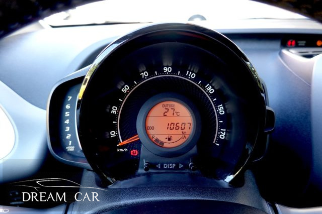 Toyota Aygo 1.0 VVT-i 72 CV 5 porte x-play OK NEOPATENATI, del 2019, 10.607 km, in vendita a Savona (SV)