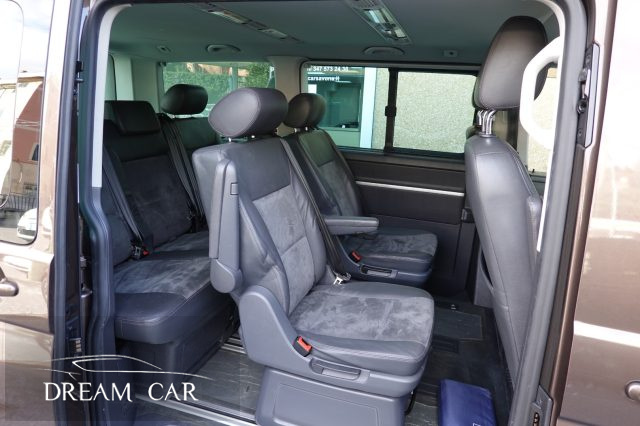 Volkswagen Multivan T6 2.0 BiTDI 180CV DSG 4 Motion Highline, del 2015, 86.029 km, in vendita a Savona (SV)