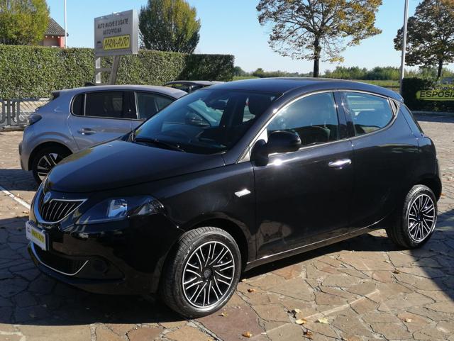 Lancia Ypsilon 1.0 FireFly 5 porte S&S Hybrid Silver - foto 3 di 4