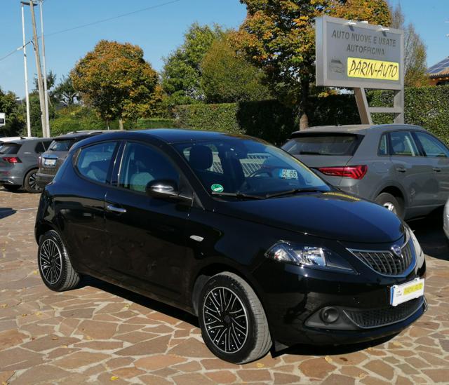 Lancia Ypsilon 1.0 FireFly 5 porte S&S Hybrid Silver, del 2022, 68.000 km, in vendita a Vedelago (TV)