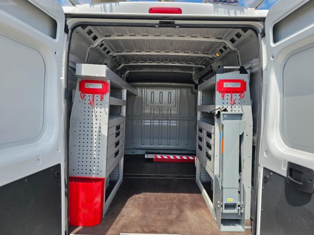Fiat Ducato 35 2.3 MJT 140CV PM-TM Furgone ALLESTITO OFFICINA usato a MARUGGIO