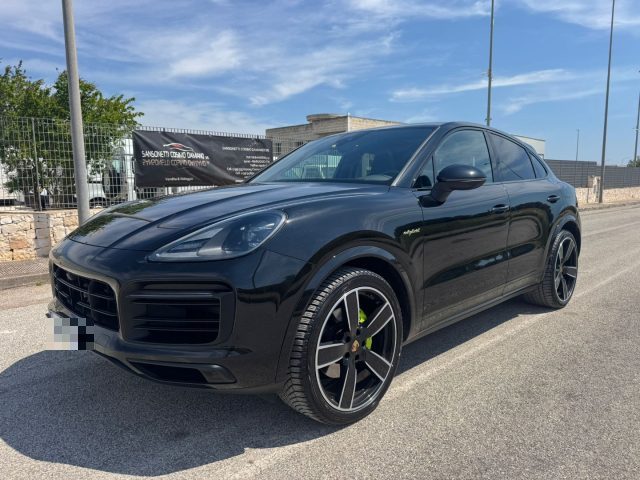 Porsche Cayenne Coup� 3.0 V6 E-Hybrid Platinum Edition usato a MARUGGIO