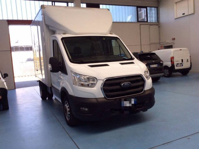 Ford Transit 350 2.0TDCi EcoBlue 130CV PL CASSA 8 BANCALI usato a MARUGGIO