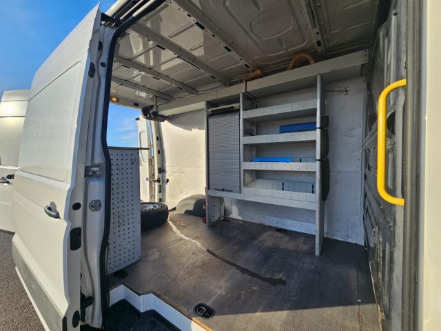 Volkswagen Crafter 30 2.0 BiTDI 177CV 4Motion L3H3 Furgone Business usato a MARUGGIO
