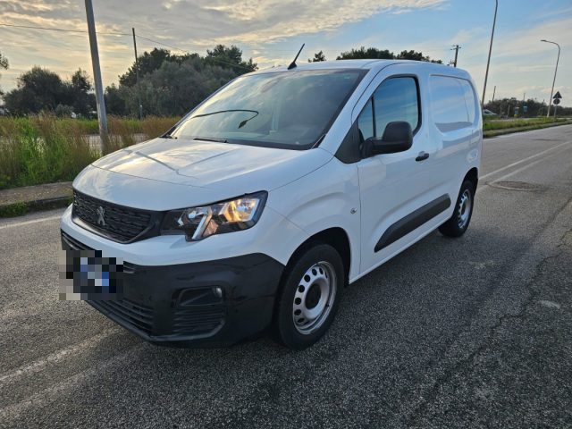 Peugeot Partner BlueHDi 100 S&S PC Premium usato a MARUGGIO