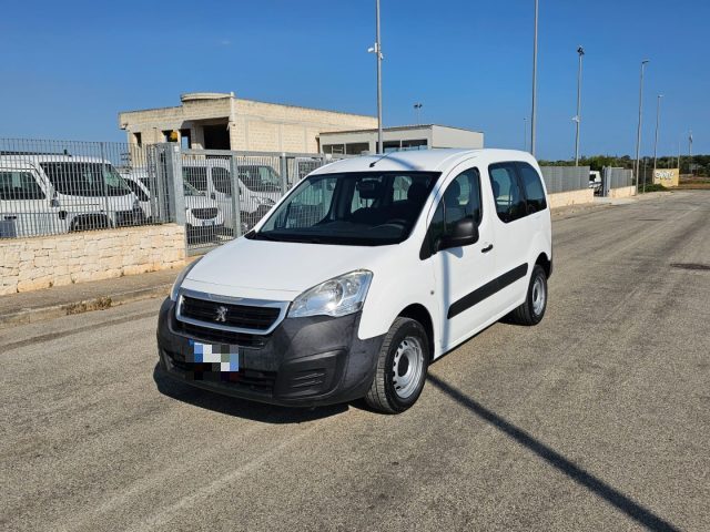Peugeot Partner TEPEE 1.6 BLUEHDI 75CV ACCESS MIX 5 POSTI N1 usato a MARUGGIO