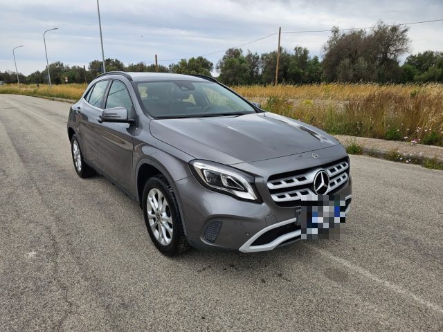 Mercedes-Benz GLA 180 d Automatic Business - foto 3 di 4