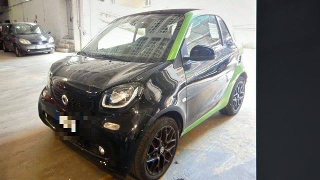 smart forTwo electric drive Youngster Coupé usato a MARUGGIO