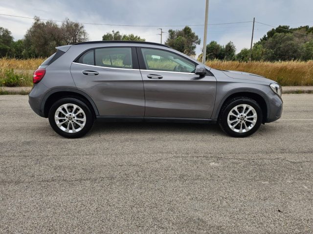 Mercedes-Benz GLA 180 d Automatic Business - foto 4 di 4