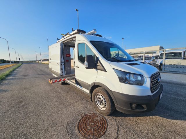 Ford Transit 350 2.0TDCi EcoBlue 130CV 4WD PM-TM ALLESTITO usato a MARUGGIO