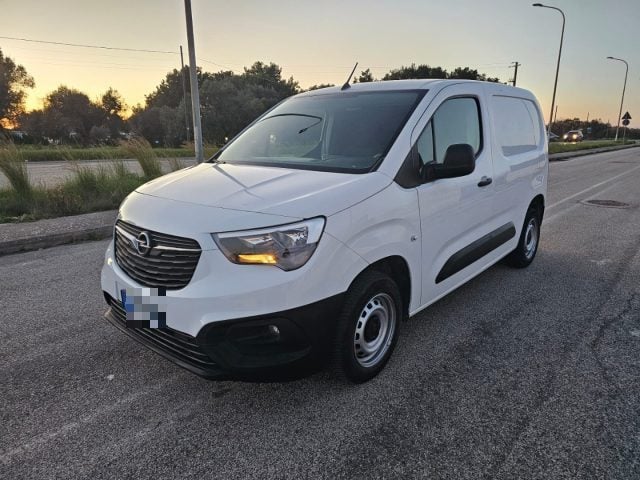 Opel Combo Cargo 1.5 Diesel 100CV PC 650kg Edition usato a MARUGGIO