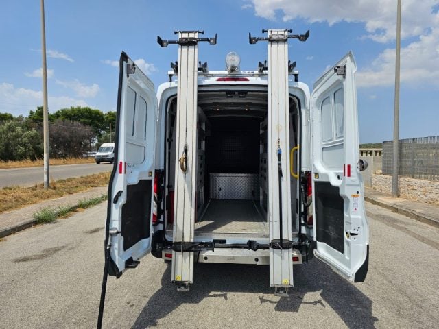 Ford Transit 350 2.0TDCi EcoBlue 130CV 4WD PM-TM ALLESTITO usato a MARUGGIO