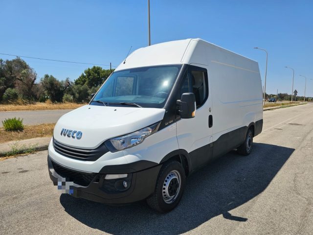 Iveco Daily 35S12V 2.3 HPT L3H2 Furgone Passo 3520 usato a MARUGGIO