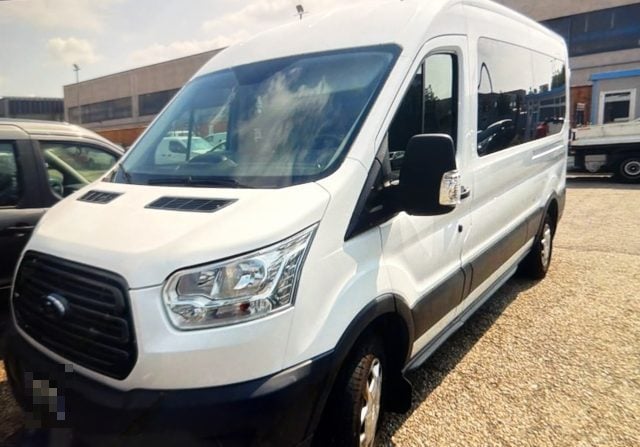 Ford Transit 310 2.0TDCi EcoBlue 130CV L3H2 Combi Trend, del 2017, 146.552 km, in vendita a Maruggio (TA)
