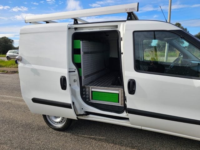 Fiat Doblo 1.6 MJT 105CV S&S PC CARGO ALLESTITO OFFICINA usato a MARUGGIO