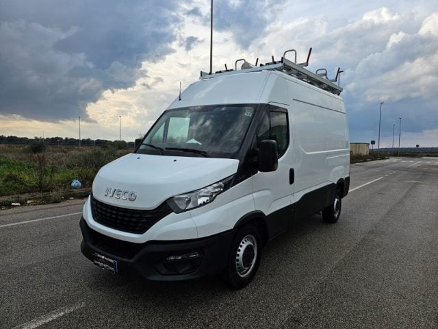 Iveco Daily 35S12V 2.3 HPT PM-TM Furgone ALLESTITO OFFICINA usato a MARUGGIO